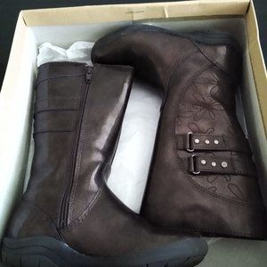 Stride Rite Haley Brown Patent Leather boots